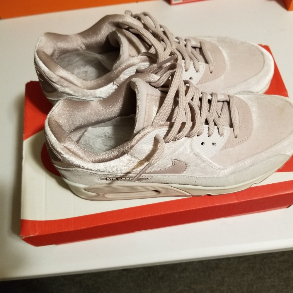 Women Nike sneakers